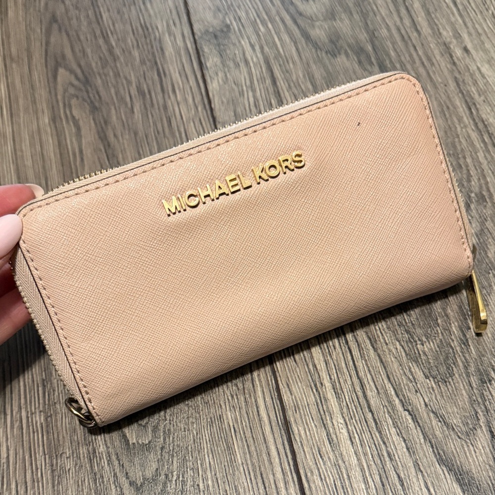 Michael Kors Blush Pink Wallet